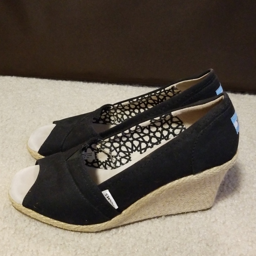 Toms wedges